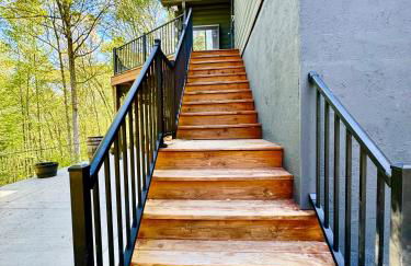 MOONLIGHT MOUNTAIN MANOR - Cedar Hot Tub, Views & Games - Foto 43