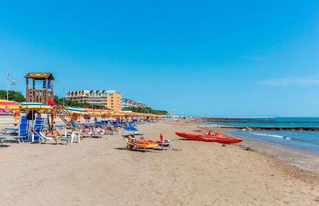 Perfect Located Residence Near the Beach With Pool - Foto 11