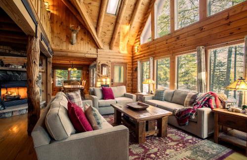 Poconos True Log Cabin with Sauna, Movie Theather, Hot Tub & Fire Pit! - Foto 15