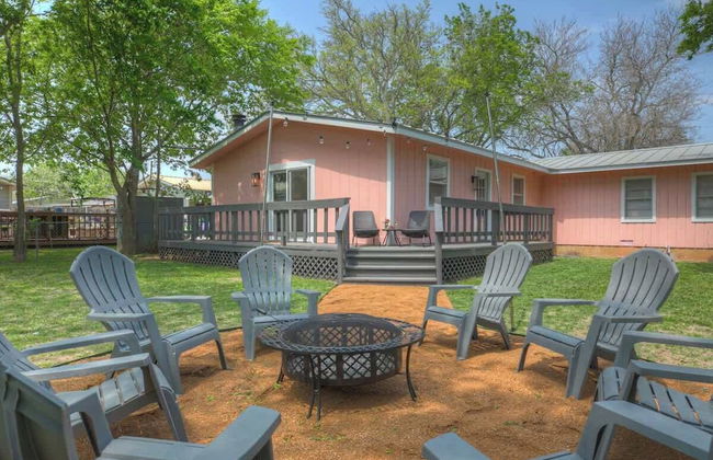 Willkommen to Pink Haus 1 Mile to Main Street! - Foto 37