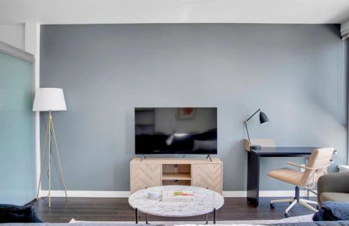 Bellevue 1BR w Gym WD nr Spring District SEA-412 - Foto 2