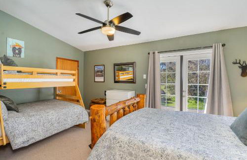 Bear’s Den Hideaway with Hot Tub - Foto 22