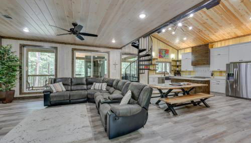 Playground and Pool Table Fun! Broken Bow Retreat - Foto 3