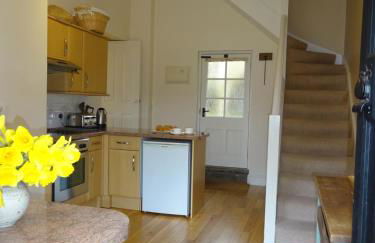 Glanhenwye Courtyard Cottages - Photo 35