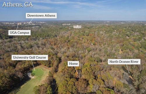 Large Luxury House, King Beds and More, Hot Tub, Theater, Fireplace, Game Room, Ping-pong, Pool Table, Air Hockey, Arcade, River, Big Kitchen, Nice Porch, Quiet, Good for Families and Large Groups, Near UGA Golf Course, Close to UGA & Stanford Stadium - Photo 10