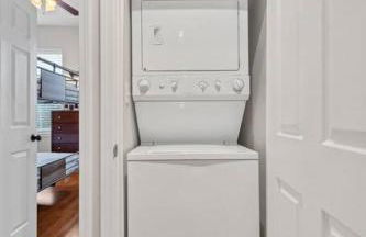 St Louis Tower Grove Two-Story Townhome Perfect for Groups Side A - Photo 14