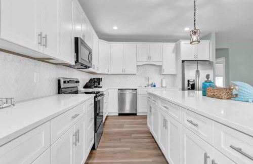 Seaside Serenity Beautiful Home on Topsail 7 BR - Photo 8