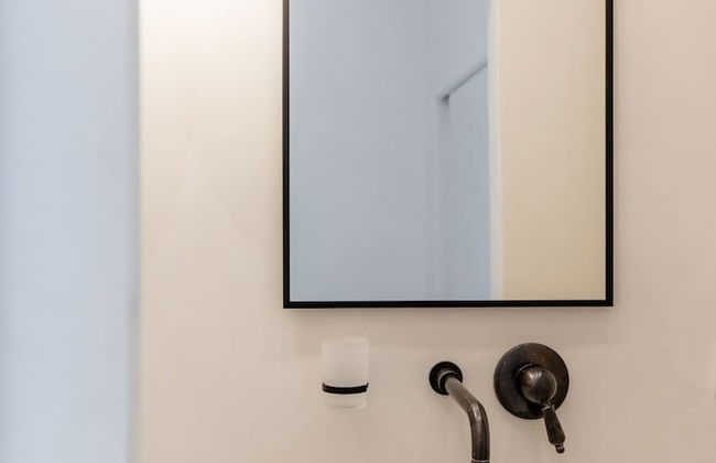 aniko suites White Alley - Photo 38