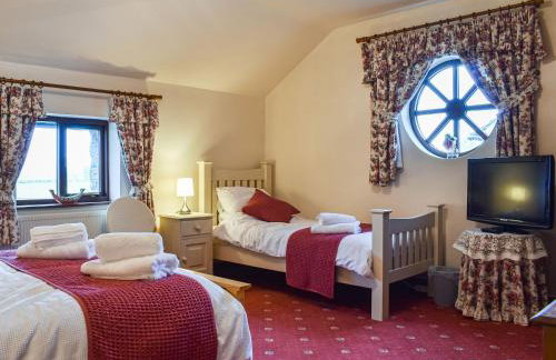 Priory Barn - Photo 12