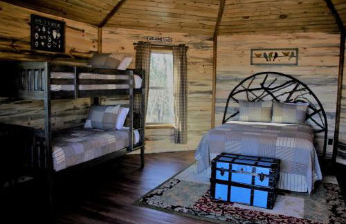 Luxury Tree House in Canton for the Best of Texas Glamping - Photo 2