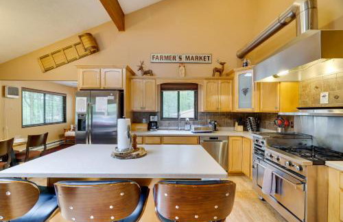 Secluded Cabin, Jacuzzi, Pool Table, King Bed & Fire Pit - Photo 28