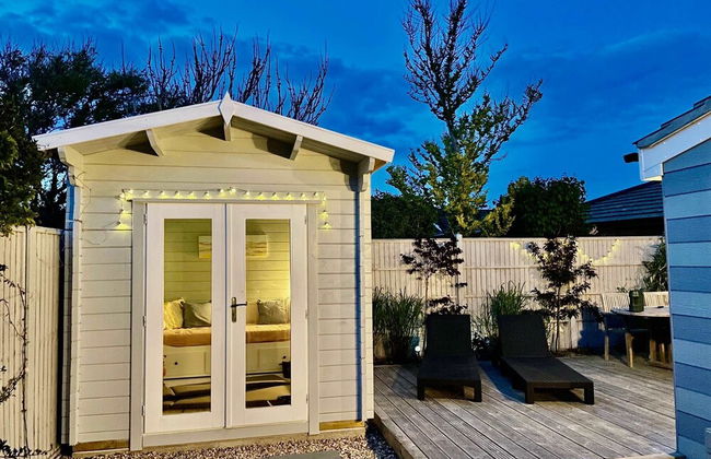 Charming Seaside Cottage - 5-min Walk to Beach - Photo 28