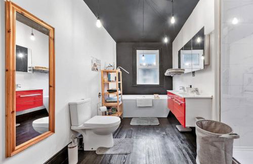 Lovely Split level 2 bedroom flat in NW London - Foto 28