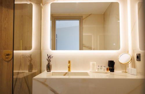 Elysian Boutique Suites - Photo 4