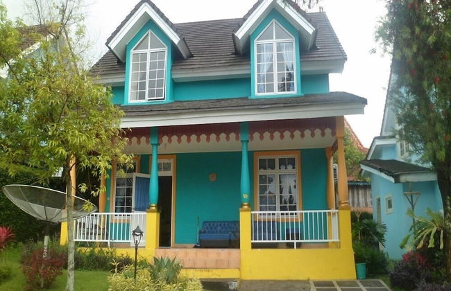 Villa Kota Bunga Violet - Photo 1