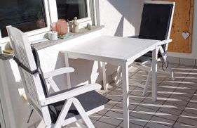 Helle schöne Dachgeschosswohnung mit Balkon - Foto 1