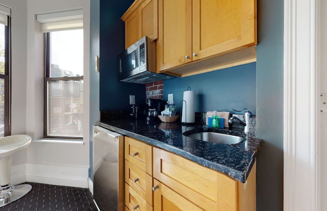 Maverick Suites at 400 Columbus Ave - Foto 42