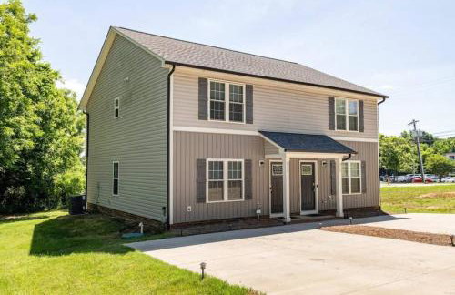 Modern 3Bedroom Duplex with Kitchen, WiFi and Free Parking Kannapolis - Photo 58