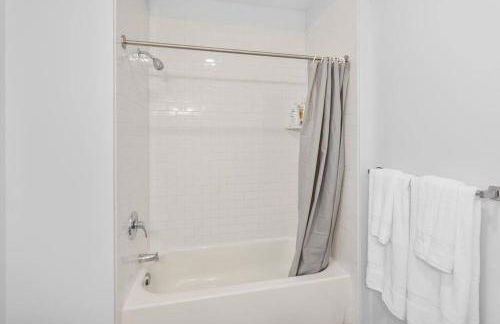 Jersey City's Best Enjoy Our Deluxe 1 Bedroom Condo Only 25 Minutes to NYC - Foto 18