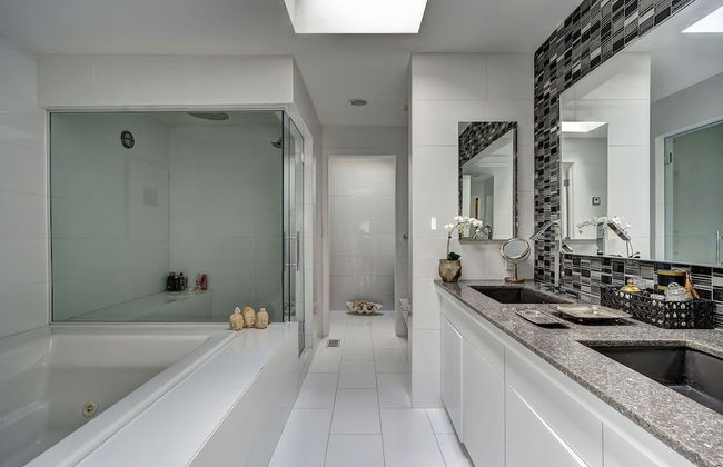 Sunset Villa by Rove Beachfront w Deck Pool - Foto 19