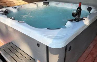 Chic Country Home in the Woods with Hot Tub - Foto 42