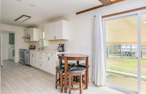 BloomingFarmsStay,Sleeps 9,GameRoom,FirePit,Grill - Foto 2