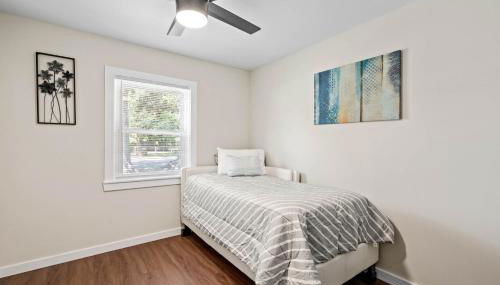 Cottage Under the Magnolia Trees - Photo 3