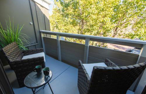 Huge Oceanside Private 2BR Apartment-Pool-Gym-Spa - Photo 14