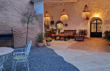 Cueva de la Higuera - Photo 12