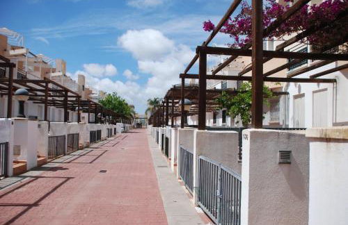 Magnífico Adosado con Piscina en Urb. Palm Beach - Foto 49