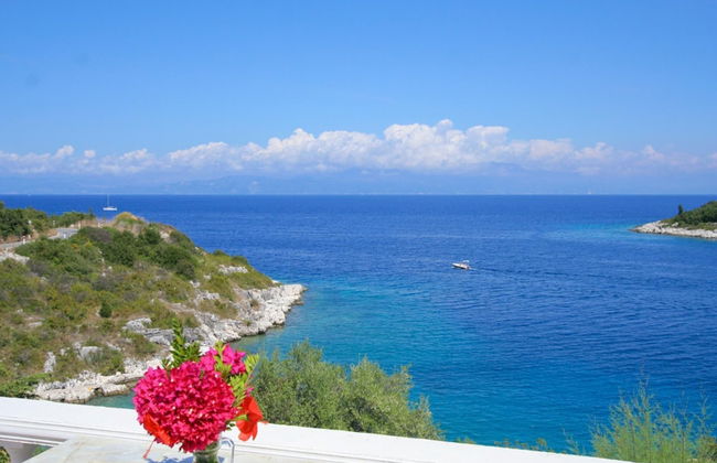 Dolphin Studio Swimming Pool Walk to Beach Sea Views A C Wifi Car Not Required - 559 - Foto 16