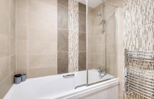 Contractors Retreat 3 bedroom house, sleeps up to 7, free parking - Foto 48