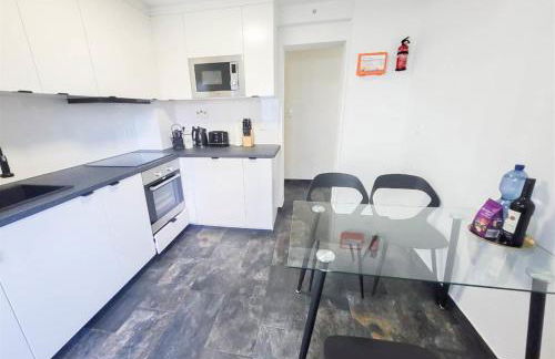 ALFA Stuttgart City 4ZW Beste City Lage Berliner Platz max 8 Personen Netflix Küche WM l 4BR 7 Beds 8 people l Fully equipped Kitchen & Bathroom - Foto 10