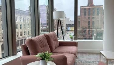 Upscale 2BR Condo with Gym & Parking near MGH & TUFTS - Foto 4