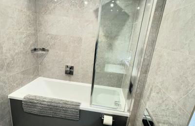 Stunning Beach Front Apartment with Sea views, FREE Parking & Balcony - Foto 6