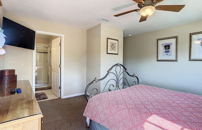 Fantastic 7 Bed 6 Bath in Prestigious Gated Comm - Foto 26