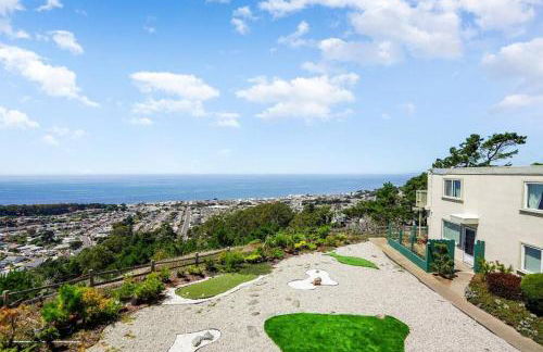 Charming 2BR Coastal Getaway in Pacifica - Photo 15