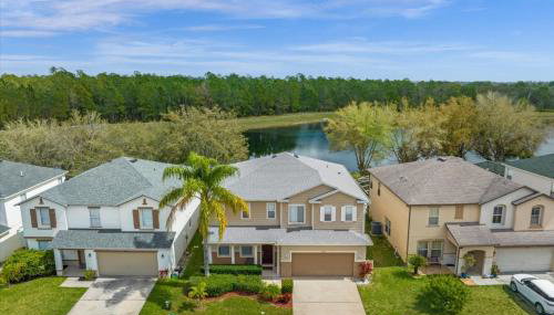 Bluelakeview Luxury Villa with Private Pool & Spa plus Lake Views, BBQ, Games Room - Foto 2