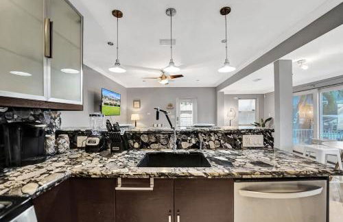 Beach Isles Modern 1BR Waterfront Apartment with Patio - Foto 27