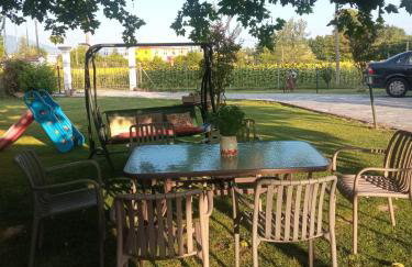 Η Αυλή - Photo 11