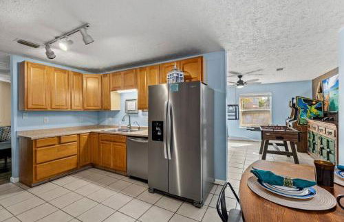 Pirates Cove - Private Pool, Seasonal Hot Tub, Game Room, Close to Beach, Pets OK - Photo 5