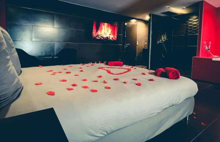 Le Confiden'spa Loft 55m2 Jacuzzi - Billard - Cheminée - Terrasse - Foto 16