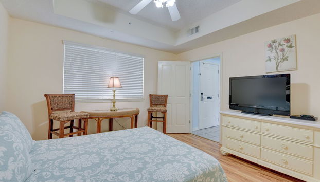Sunny Fort Walton Beach Condo - Walk to Ocean - Photo 2, Interior