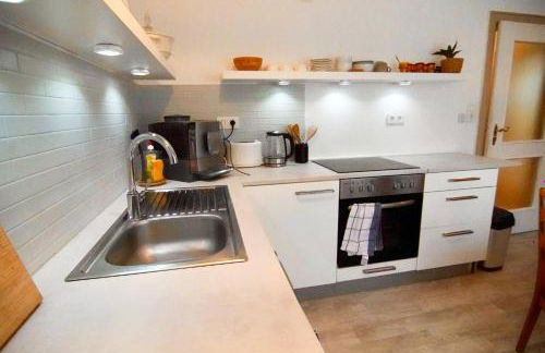 Beheizter Whirlpool und Panoramafenster vom Bett ins Grüne! - Foto 21