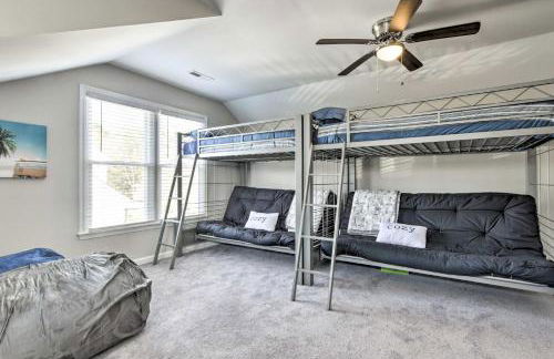 Fenced Yard and Ping-Pong Table Spacious Graham Gem - Foto 33