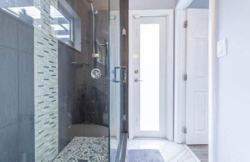 Casa Tropicana - Heated Pool, Game Room & Mins from beach - Foto 16