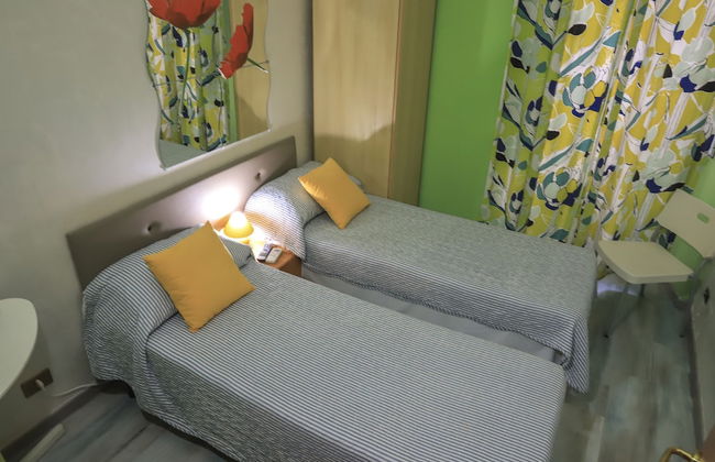 Român Holidays Hostel - Foto 26