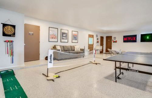 Mid-Century Mod - 7 BR Sleeps 22 - Hot Tub & Game Room - Foto 9