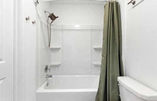 Modern Cozy Home - Gym - Quiet Street - Sleeps 4 - Foto 26