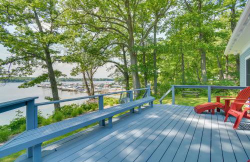 Waterfront Getaway on Sodus Bay Prime Location! - Foto 31